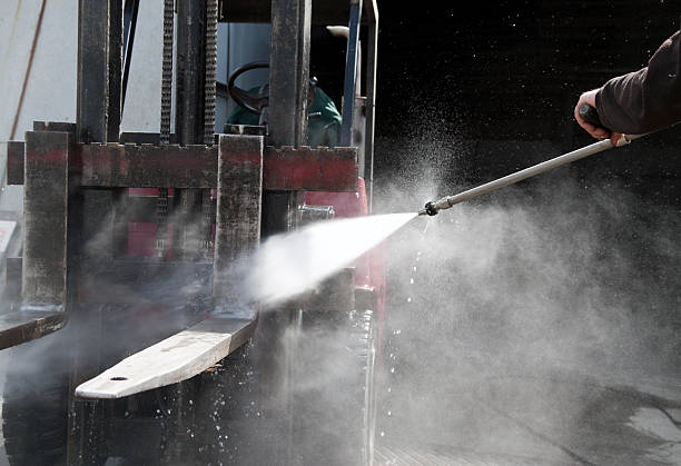 Best Concrete Pressure Washing  in Osceola, IA